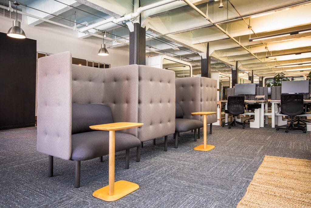 Découvrez les avantages de la location de bureaux en France pour votre entreprise : flexibilité, réseau professionnel et emplacements stratégiques.